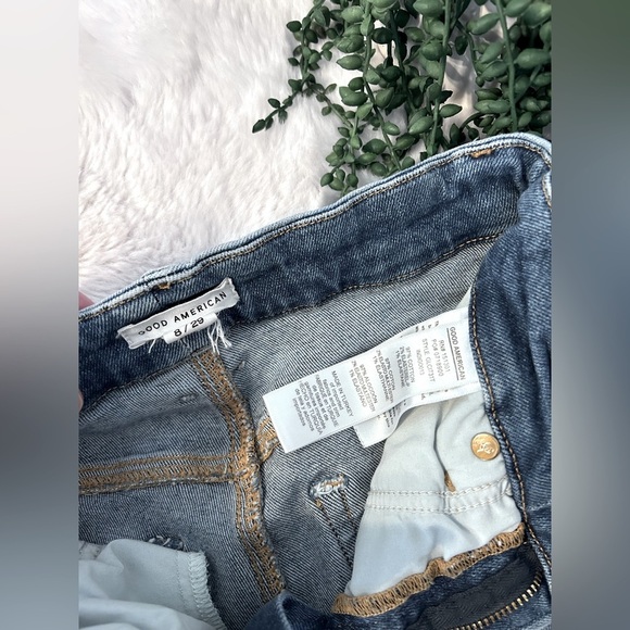 Good American High Waist Crop Destroyed Jeans Size 8/29 - Picture 3 of 6